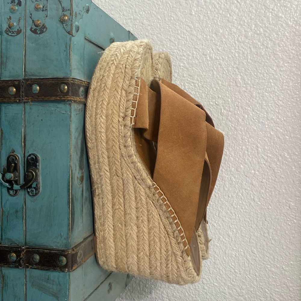 Marc Fisher wedges NWOT